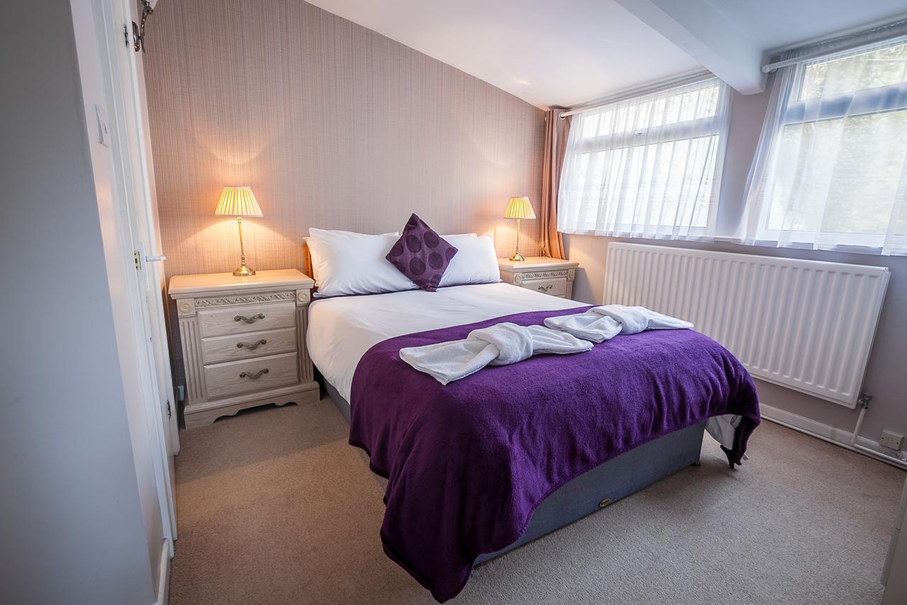 The Balmoral - Just For Adults